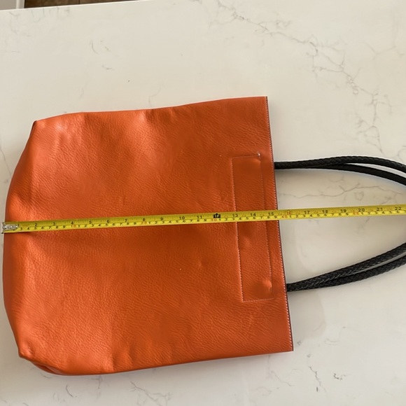 Orange leather shoulder bag - Picture 4 of 6